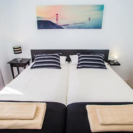 Appartement Flower 6 *